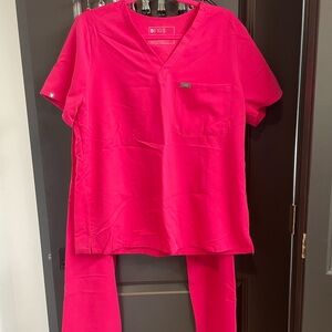 Figs Women's Bright Pink Scrub Set size Large